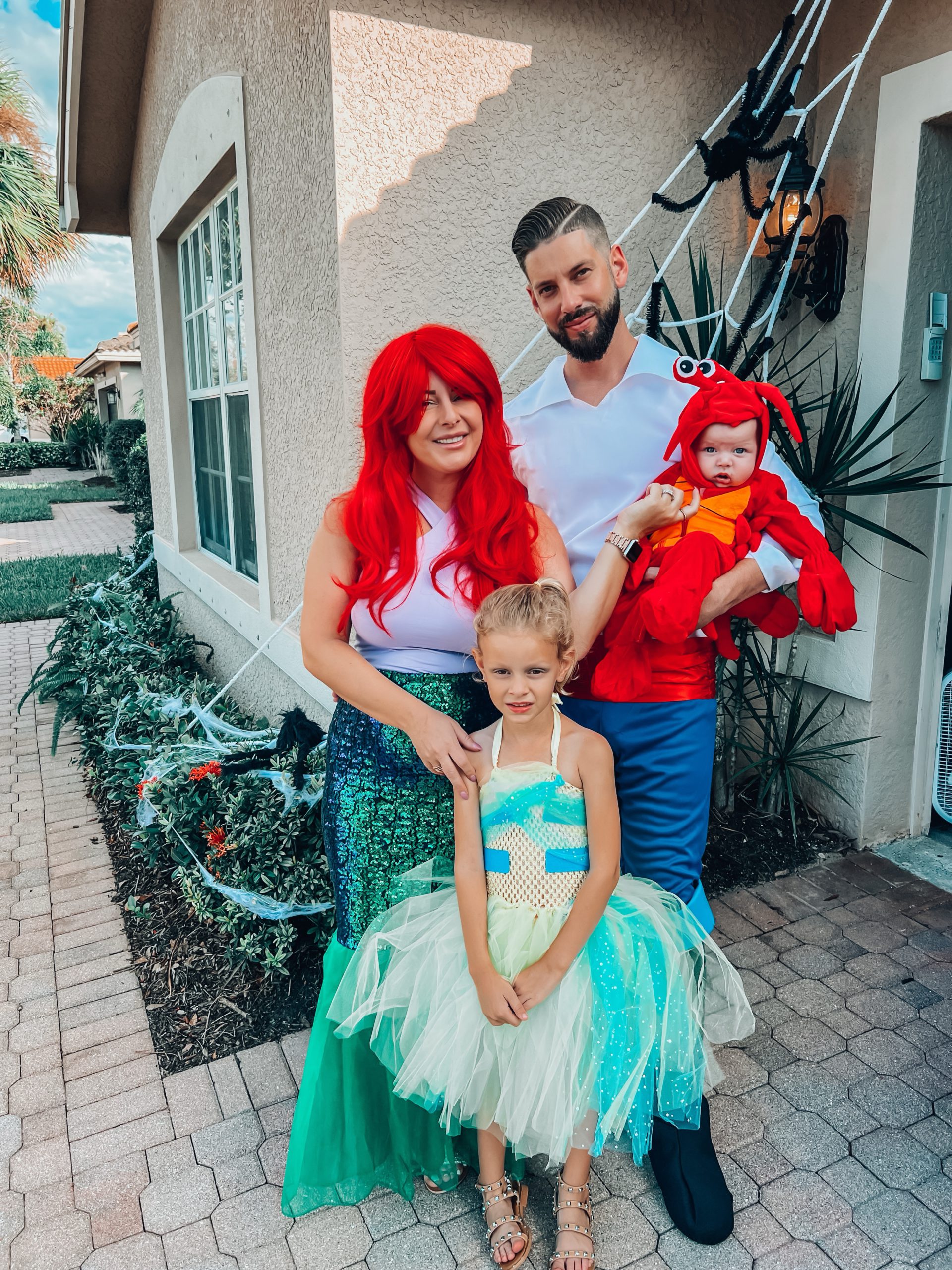 Lego Family Costume - DIY Halloween Costumes